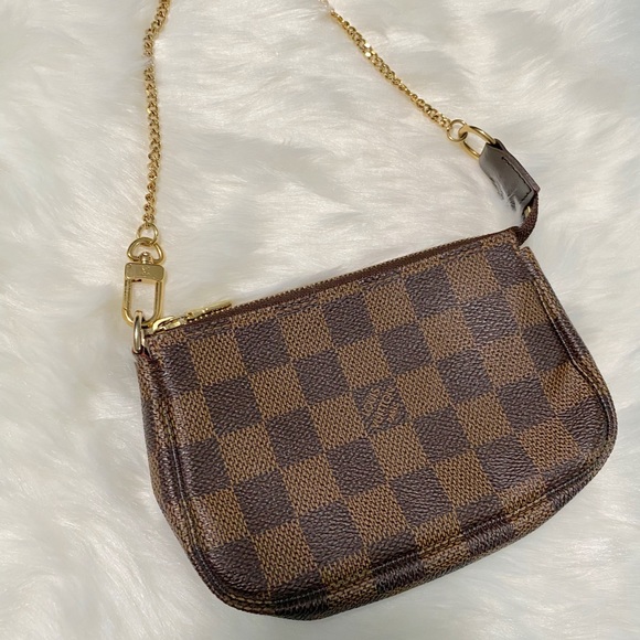 Authentic Louis Vuitton Mini Pochette Accessoires - Picture 3 of 8